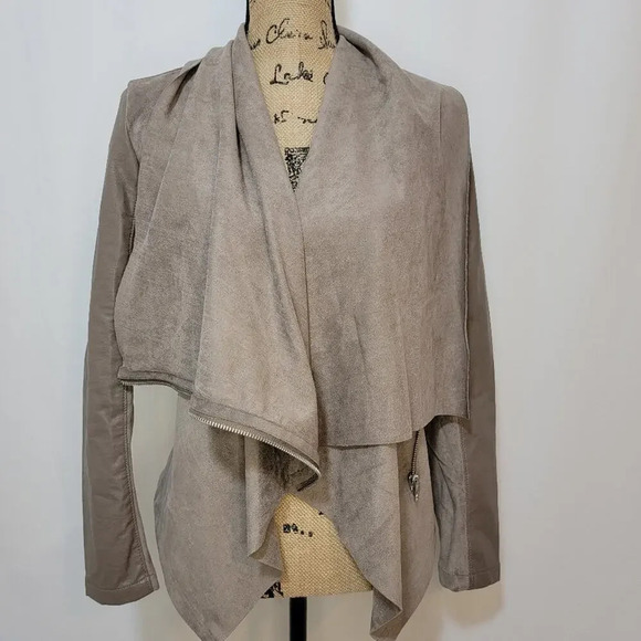 BLANK NYC Women's Drape Front Faux Suede Motorcycle Jacket Size XS Taupe - Picture 2 of 16
